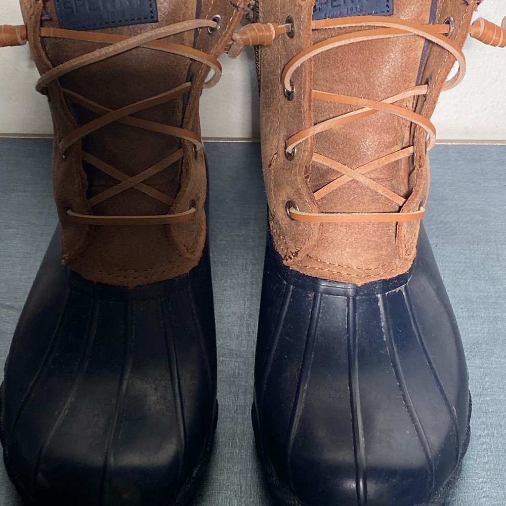 Women’s Sperry waterproof rubber boots size 9M